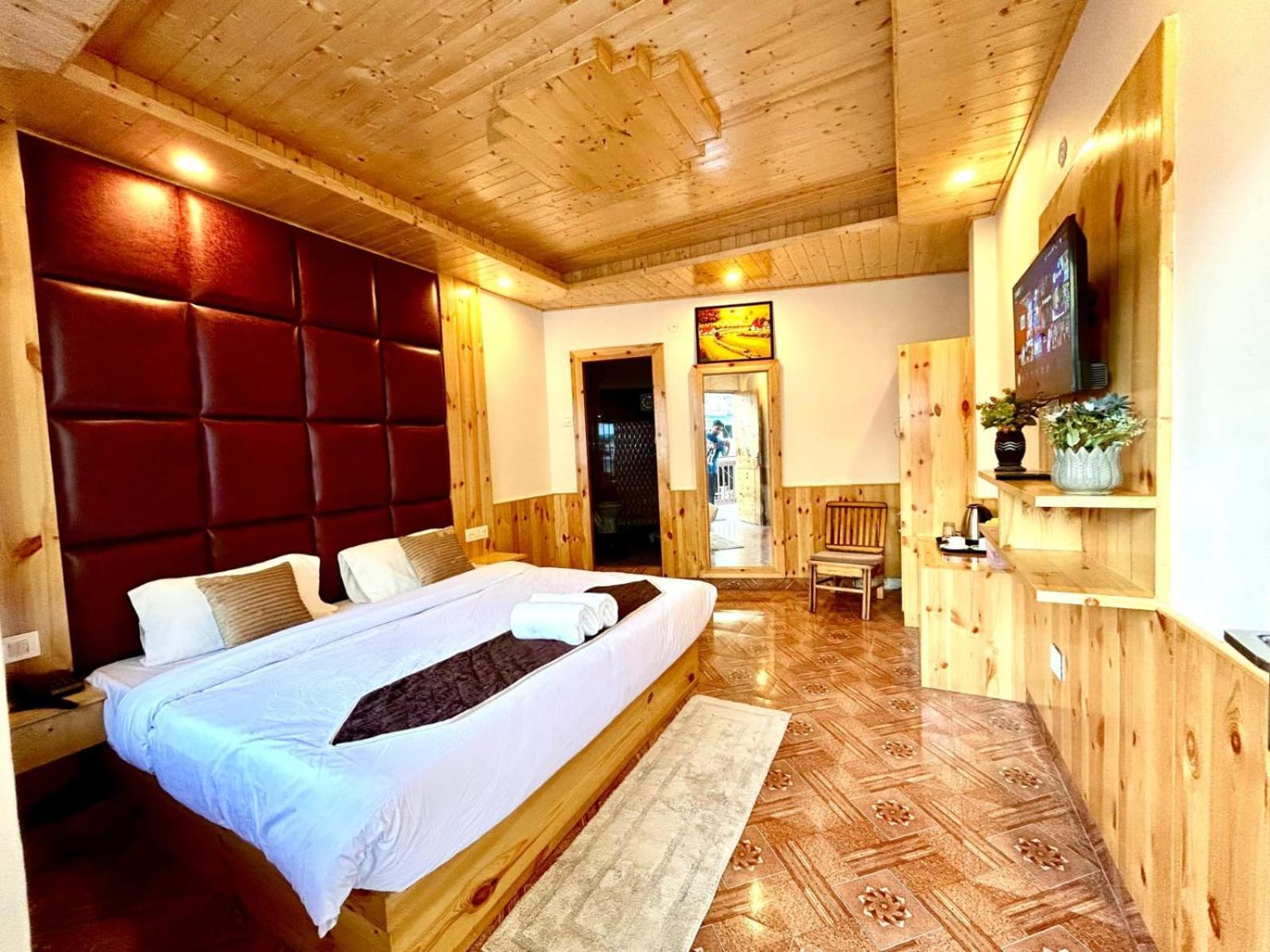 Hotel Jannat Манали Экстерьер фото